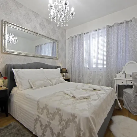 Experience Luxury Apartman *
